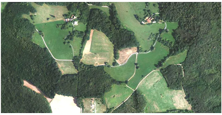 Mosaïque de paysages vus du ciel
