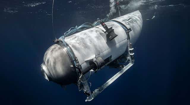 Le submersible manquant a été crée par OceanGate. Baptisé _Titan_, il peut emmener cinq personnes à des profondeurs allant jusqu’à 4, 000 mètres.