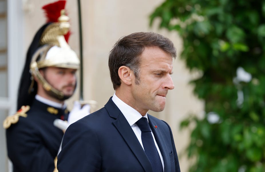 Emmanuel Macron à Paris, le 22 juin, au palais de l'Élysée, il a reçu  plusieurs chefs d'État à la marge du Nouveau pacte financier mondial.
