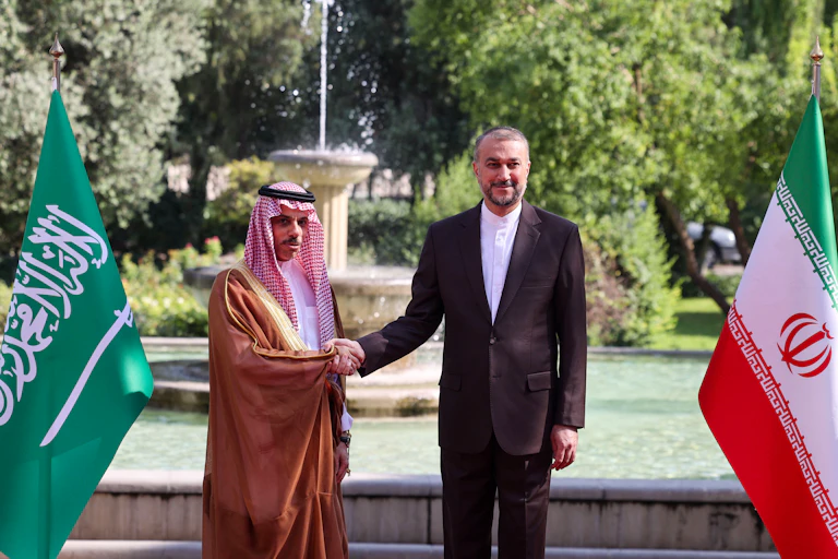 Les ministres iranien et saoudien des Affaires étrangères