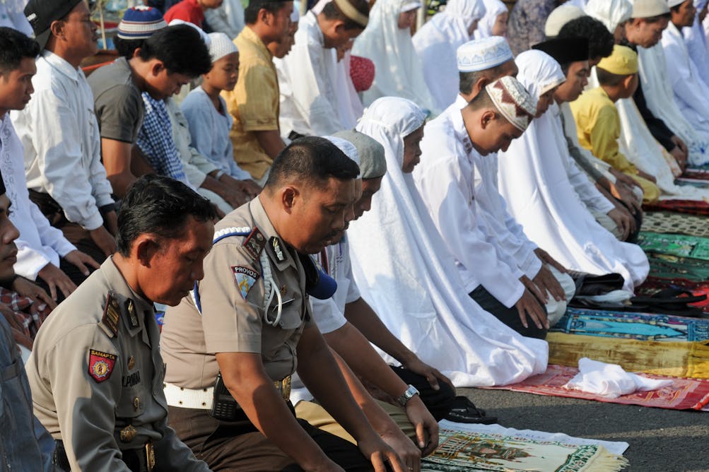 Индонезия мусульманский. Индонезия мусульмане. Индонезийцы мусульмане. Мусульманство в Индонезии.