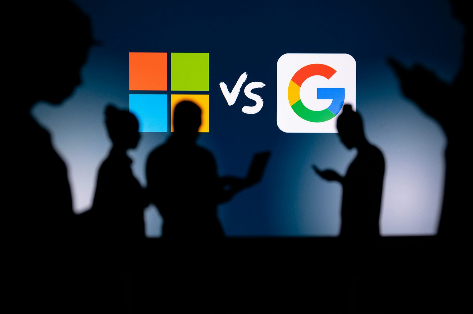 Bagaimana rivalitas Microsoft dan Google bisa membuat pengembangan AI semakin melejit