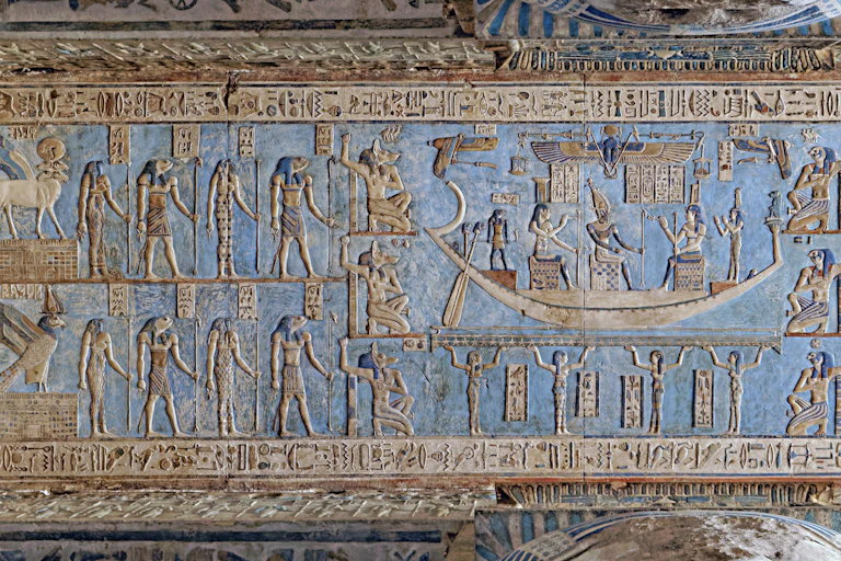 Techo astronómico en el templo de Dendera, en Egipto
