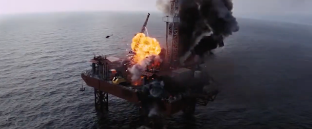 Explosion d'une plate-forme pétrolière 