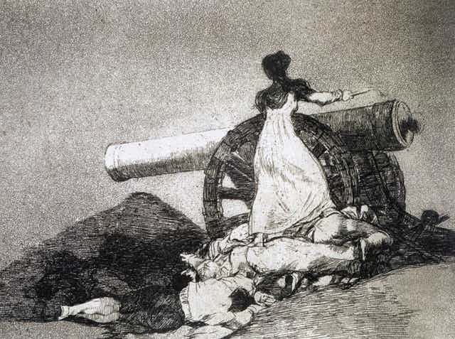 Un grabado en el que una mujer, vista de espaldas, prepara un cañón.