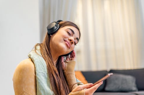 Is humming healthy? Mmm, here's what the evidence says