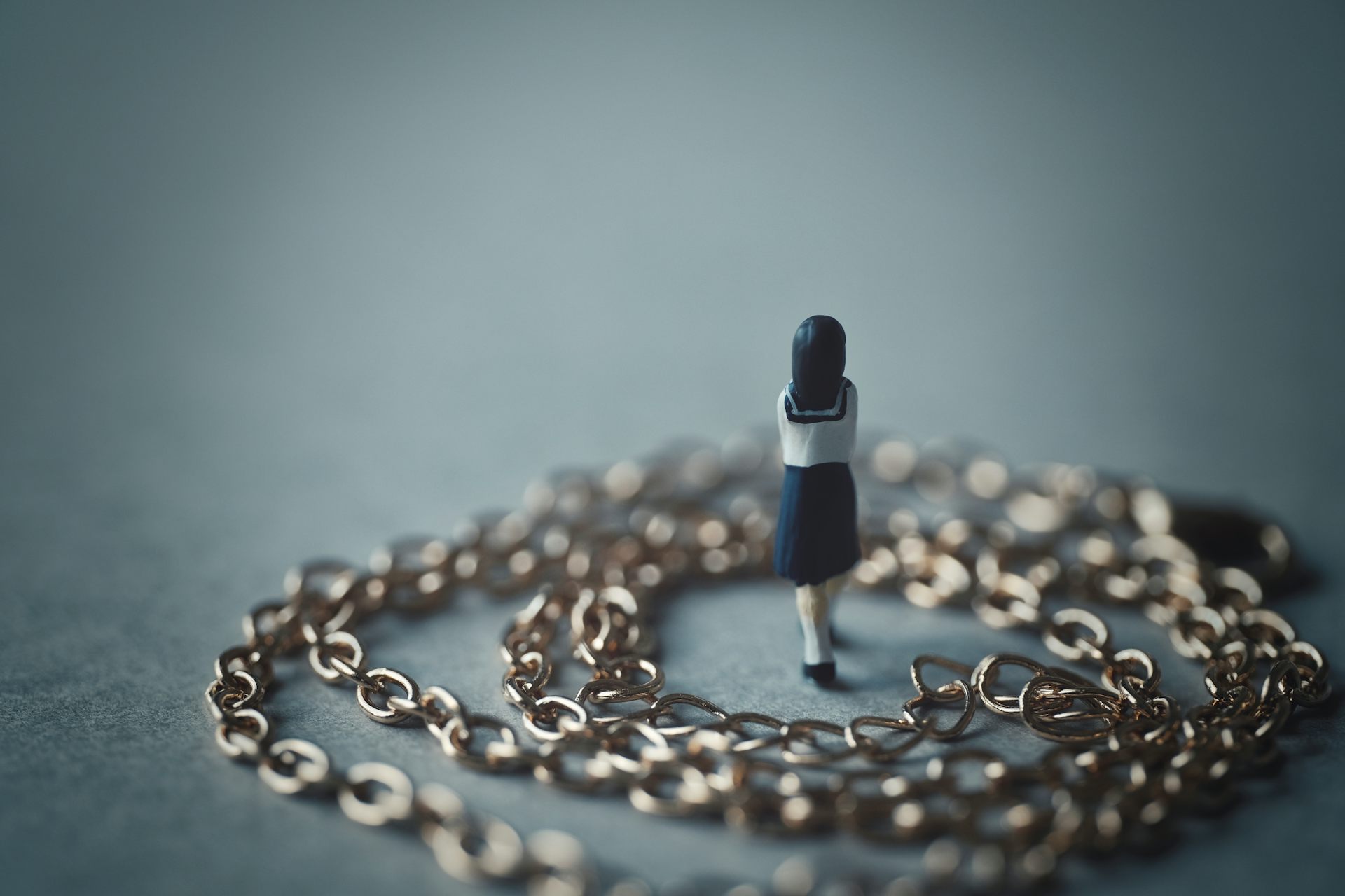 Anak-anak terlibat masalah hukum pidana: bagaimana peran sekolah?