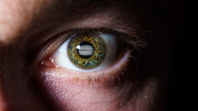 WorldCoin: para qué escanea el iris de millones de usuarios esta aplicación global de criptomonedas