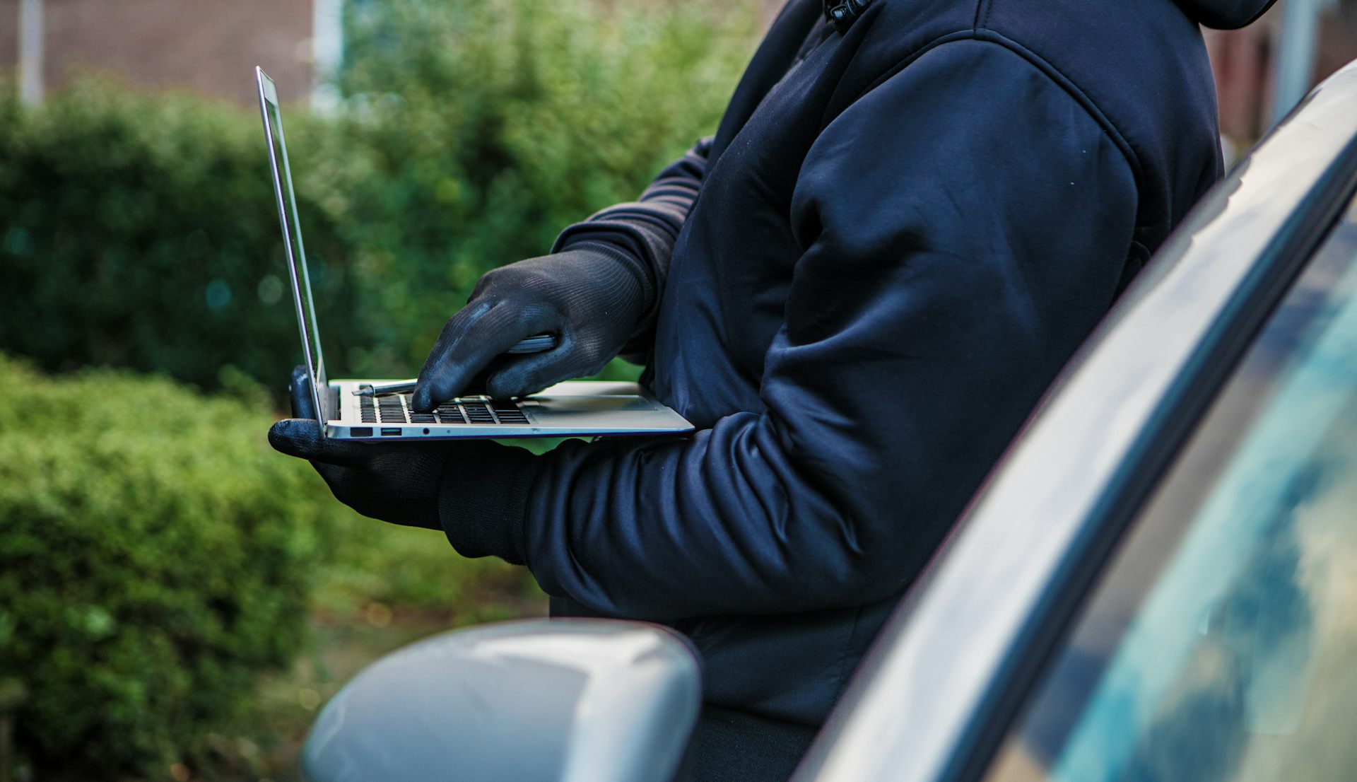 To steal today s computerized cars thieves go high tech