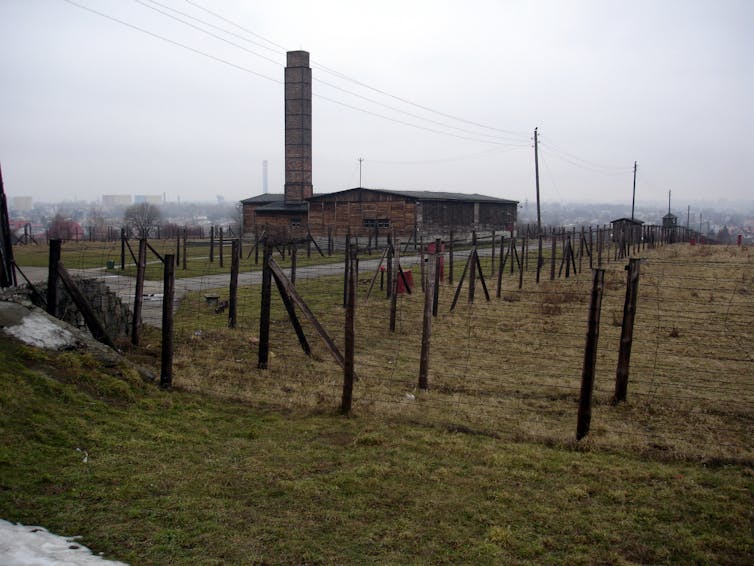 majdanek concentration camp tour