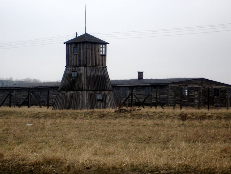 majdanek concentration camp tour