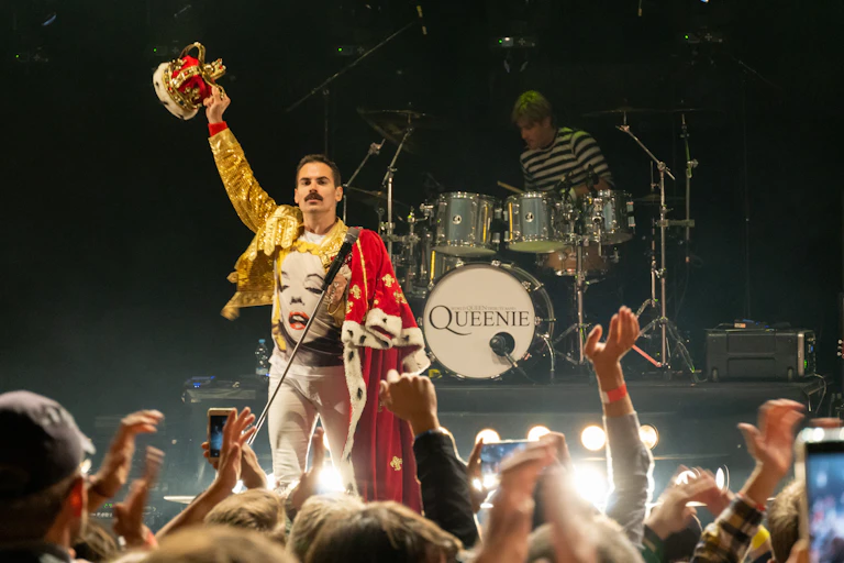 Concierto de la banda tributo Queenie