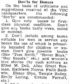 Recorte de periódico sugiriendo autores a evitar cuando se envían libros a las tropas.