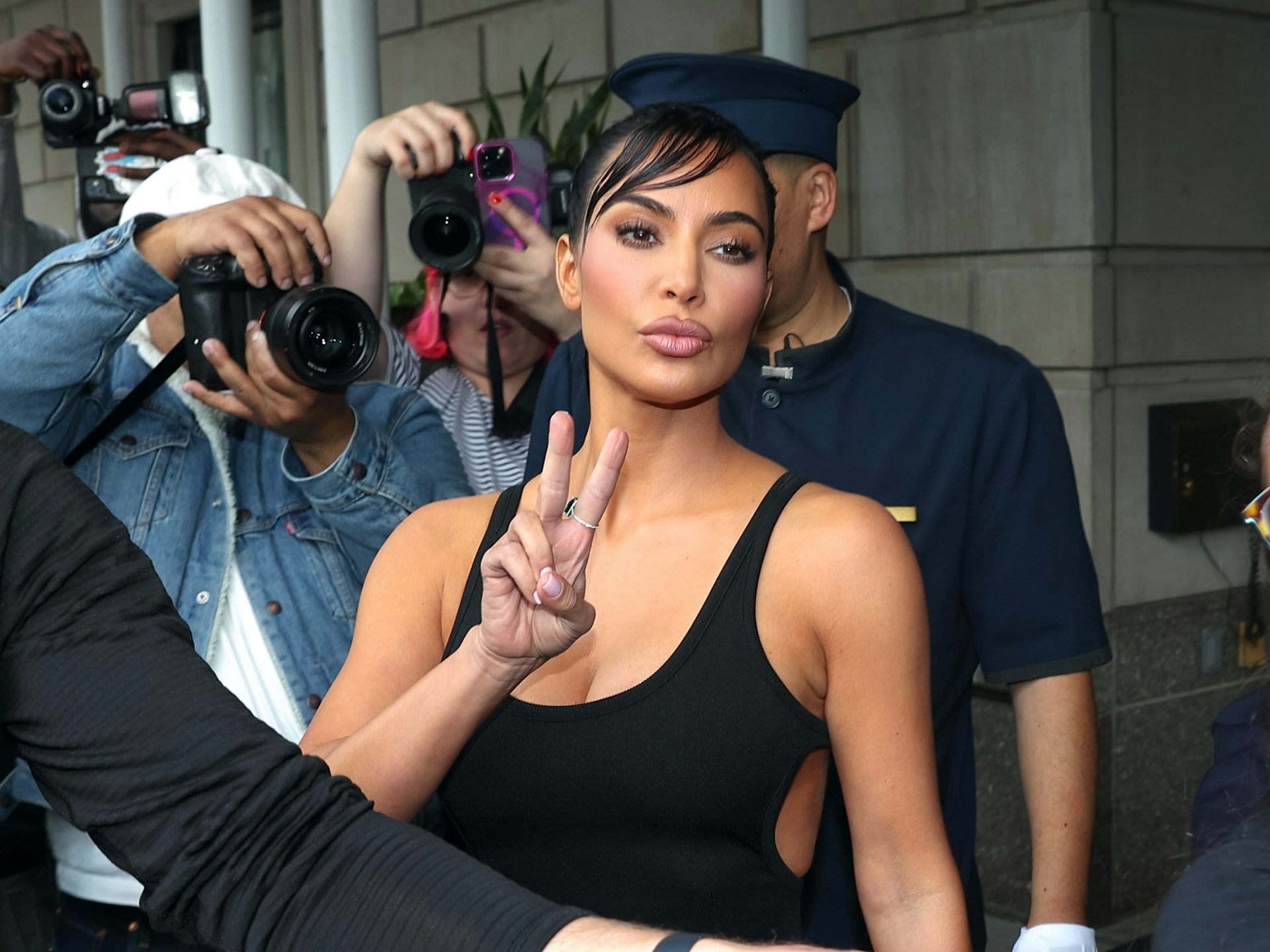 Keeping Up With Advanced MRI: Kim Kardashian Promotes Whole-body Scans ...