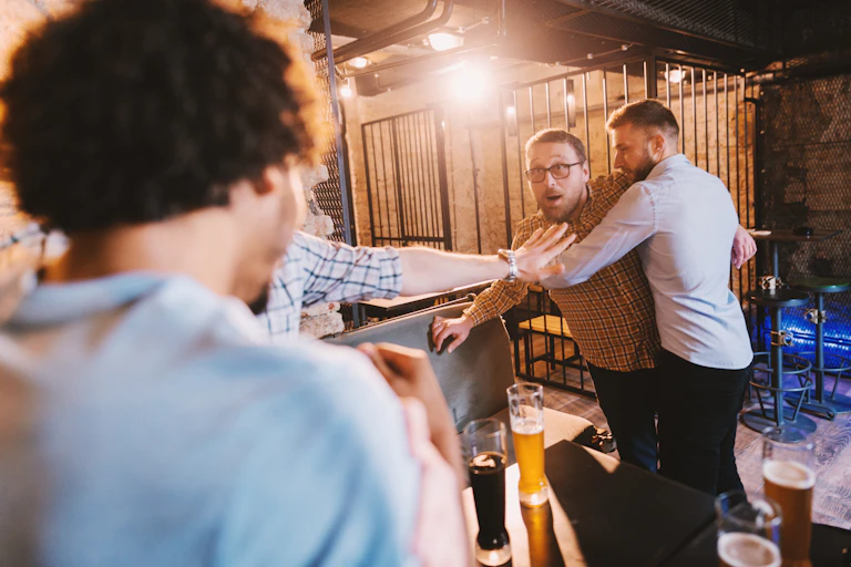 Men fight at pub