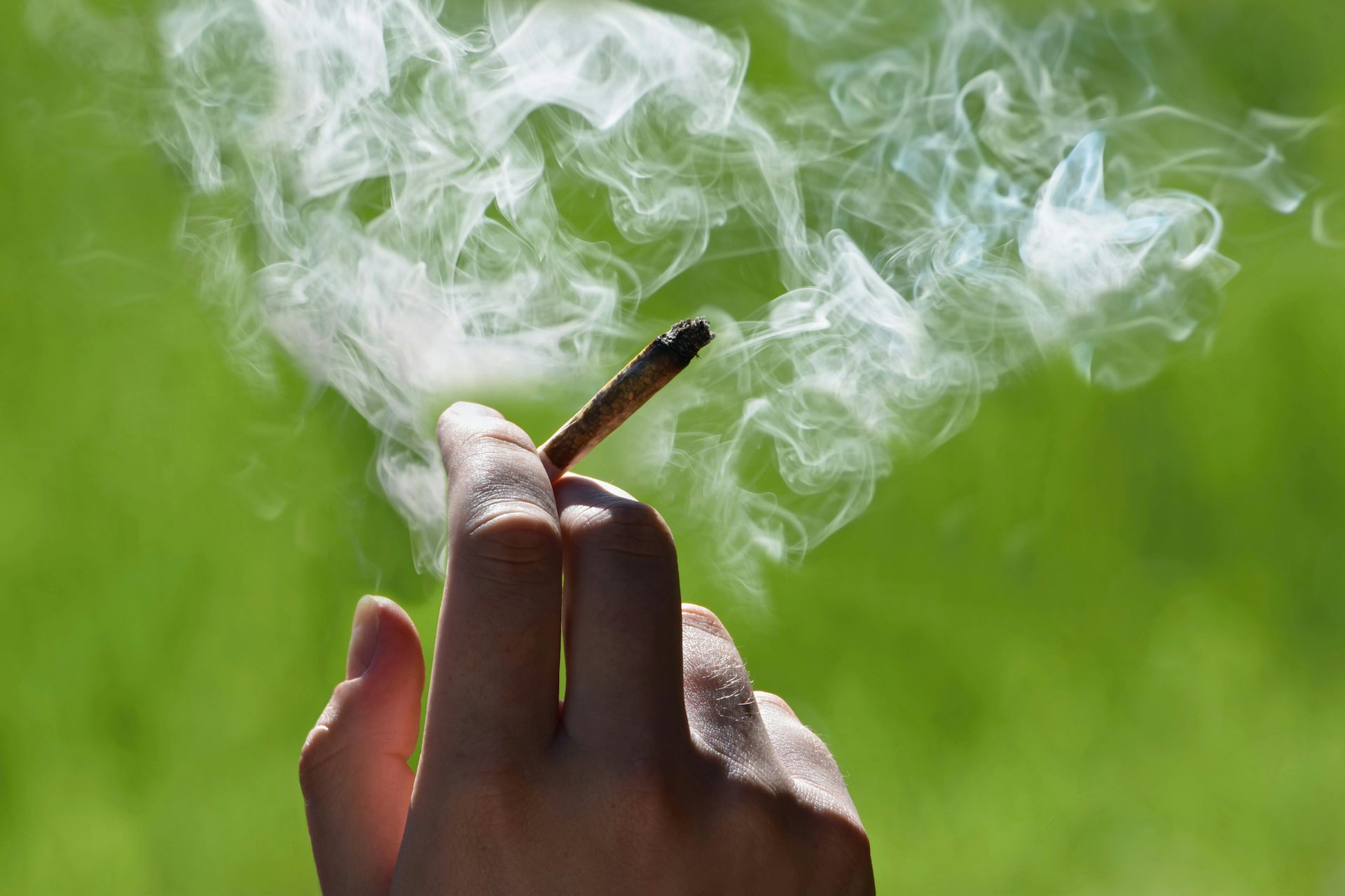 Many people think cannabis smoke is harmless − a physician explains how that belief can put people at risk