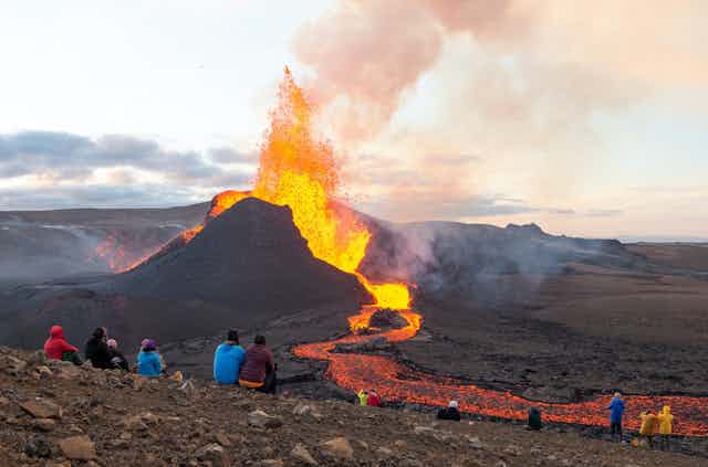 Uma erupção vulcânica na península de Reykjanes, na Islândia, em maio de 2021.