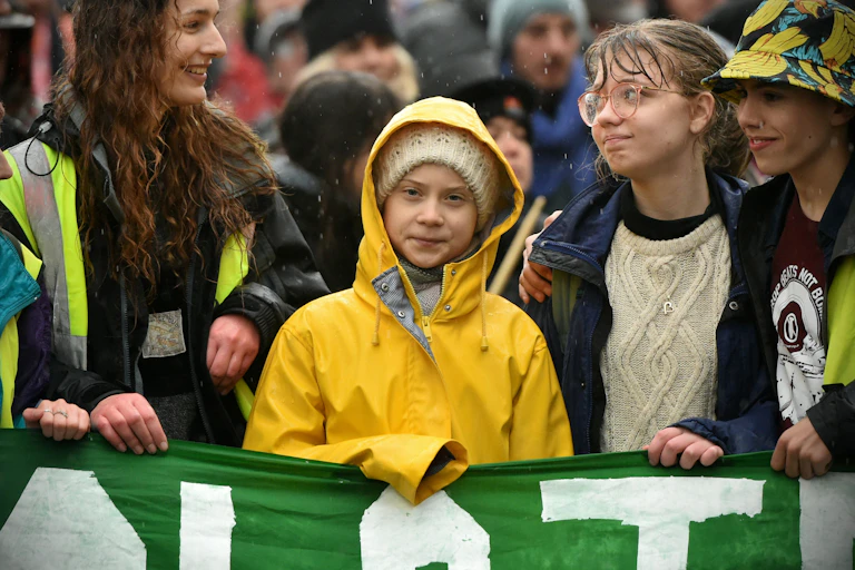 La militante écologiste Greta Thunberg se joint aux manifestants lors d'un rassemblement de la Bristol Youth Strike 4 Climate (BYS4C) dans le centre-ville.