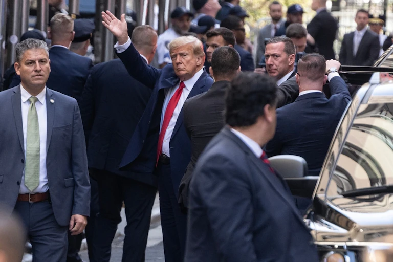 arrives to the New York criminal court on April 4, 2023