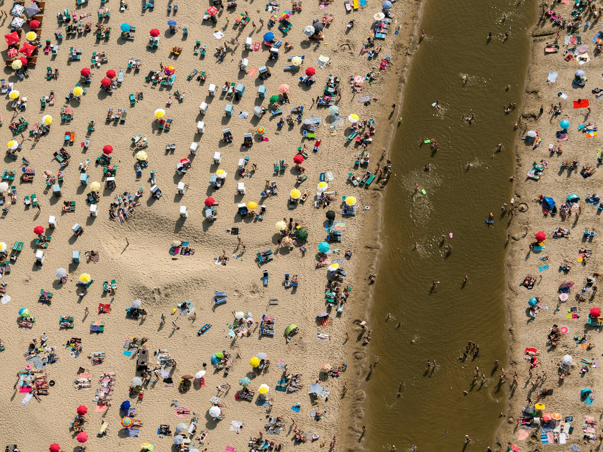 Vue aérienne de plage néerlandaise