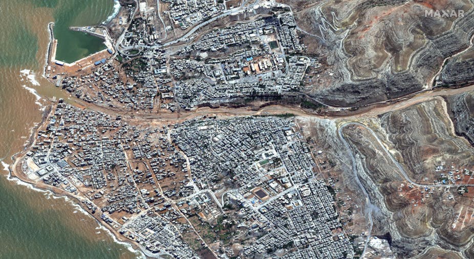 Image satellite montrant des canalisations brisées et des inondations