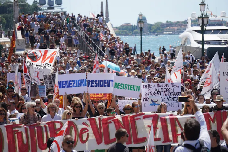 Crowd of protestors.