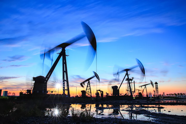 oil derrick
