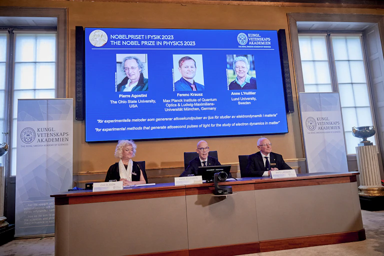 The author, Mats Larsson, on the right during the 2023 announcement.