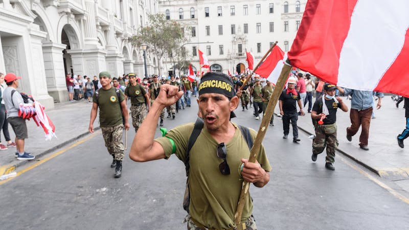 Perú empieza a caer en picado y cada vez se complica más su regeneración política