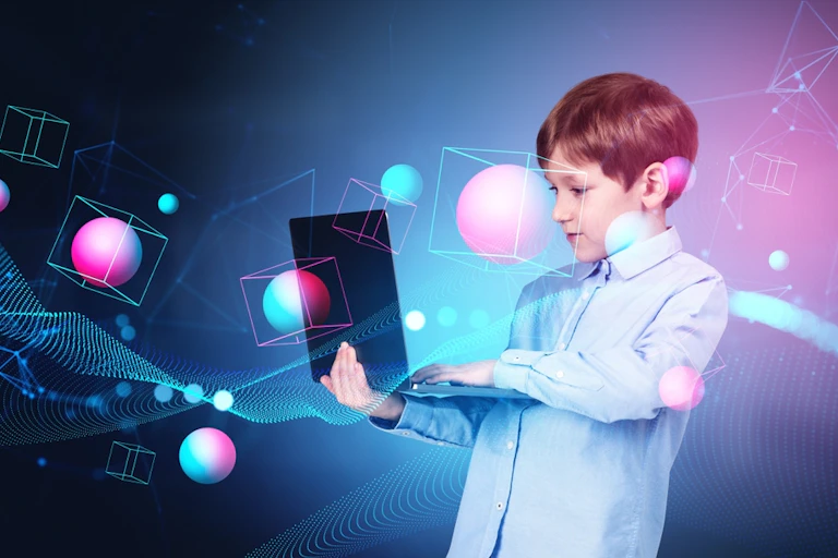 Enfant utilisant un ordinateur portable