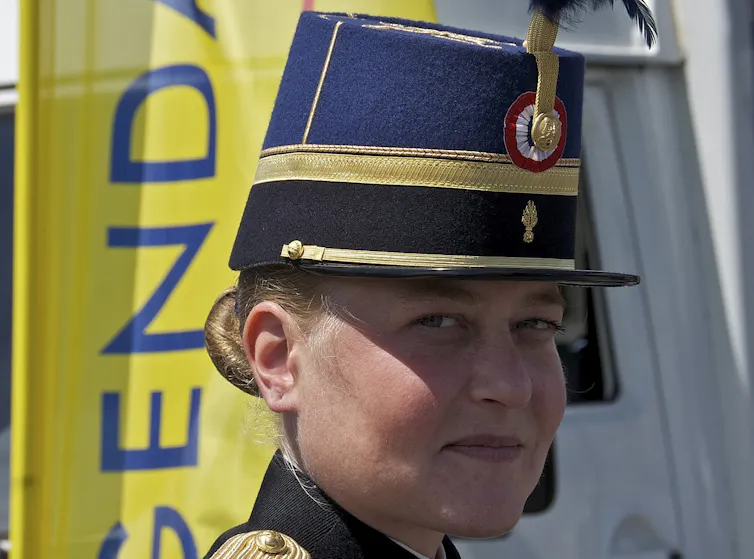 Jeune femme gradée