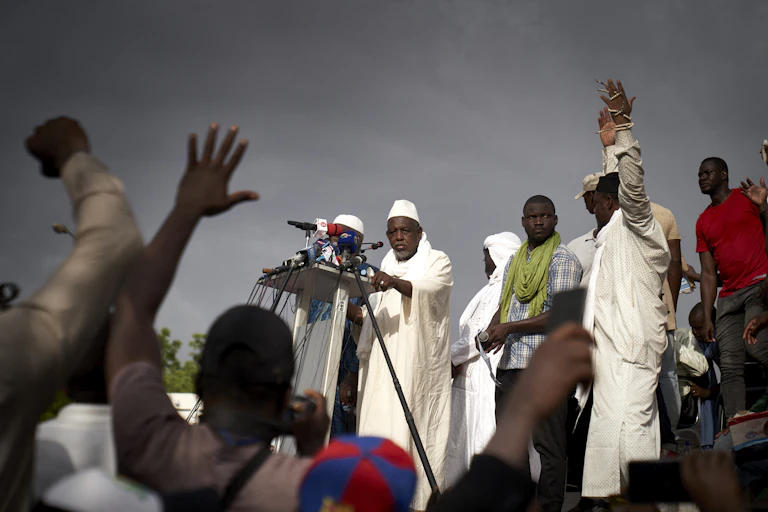 L'imam Dicko prononce un discours