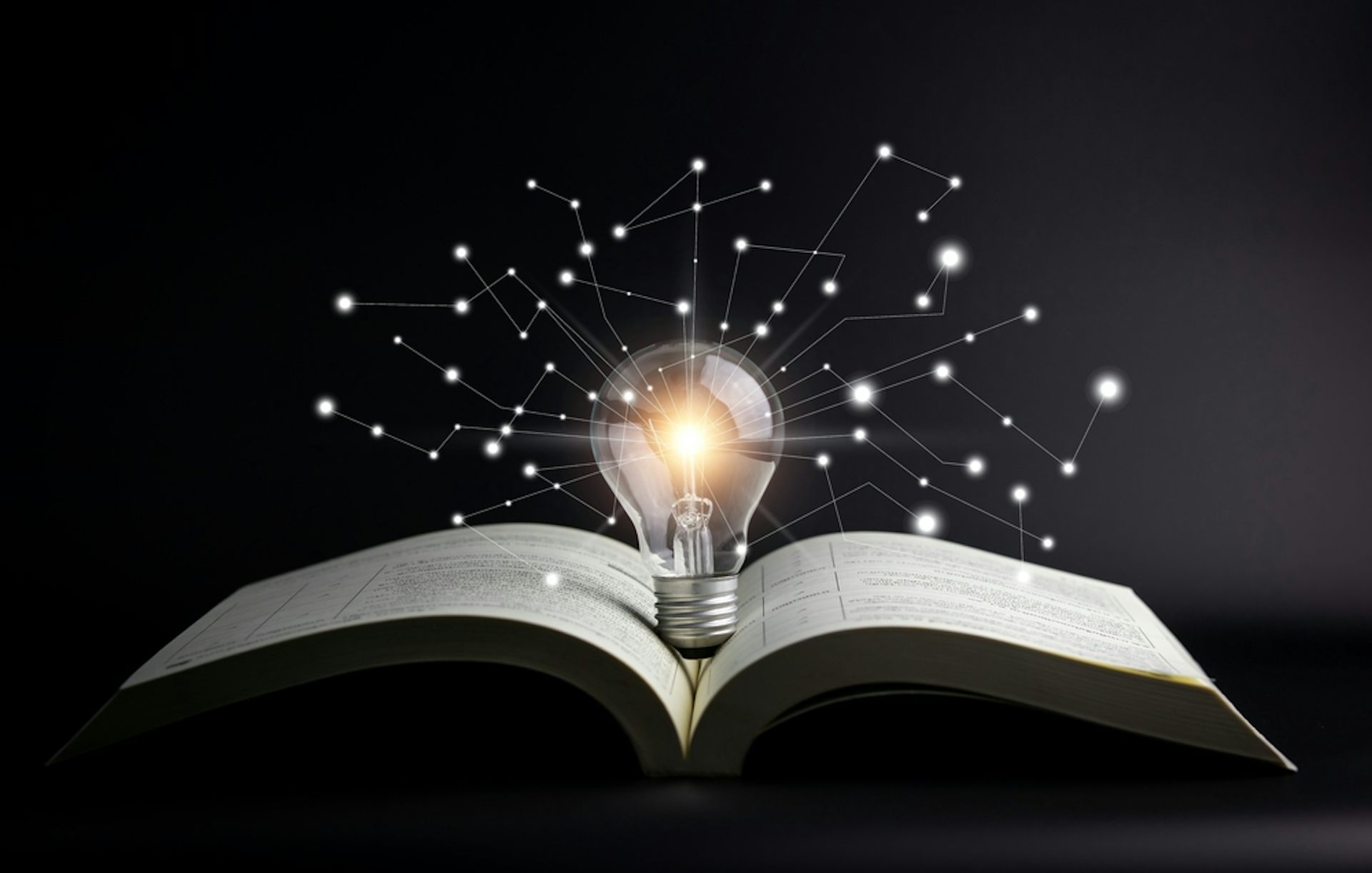 Concept de lecture de livres, de connaissance et de recherche de nouvelles idées.