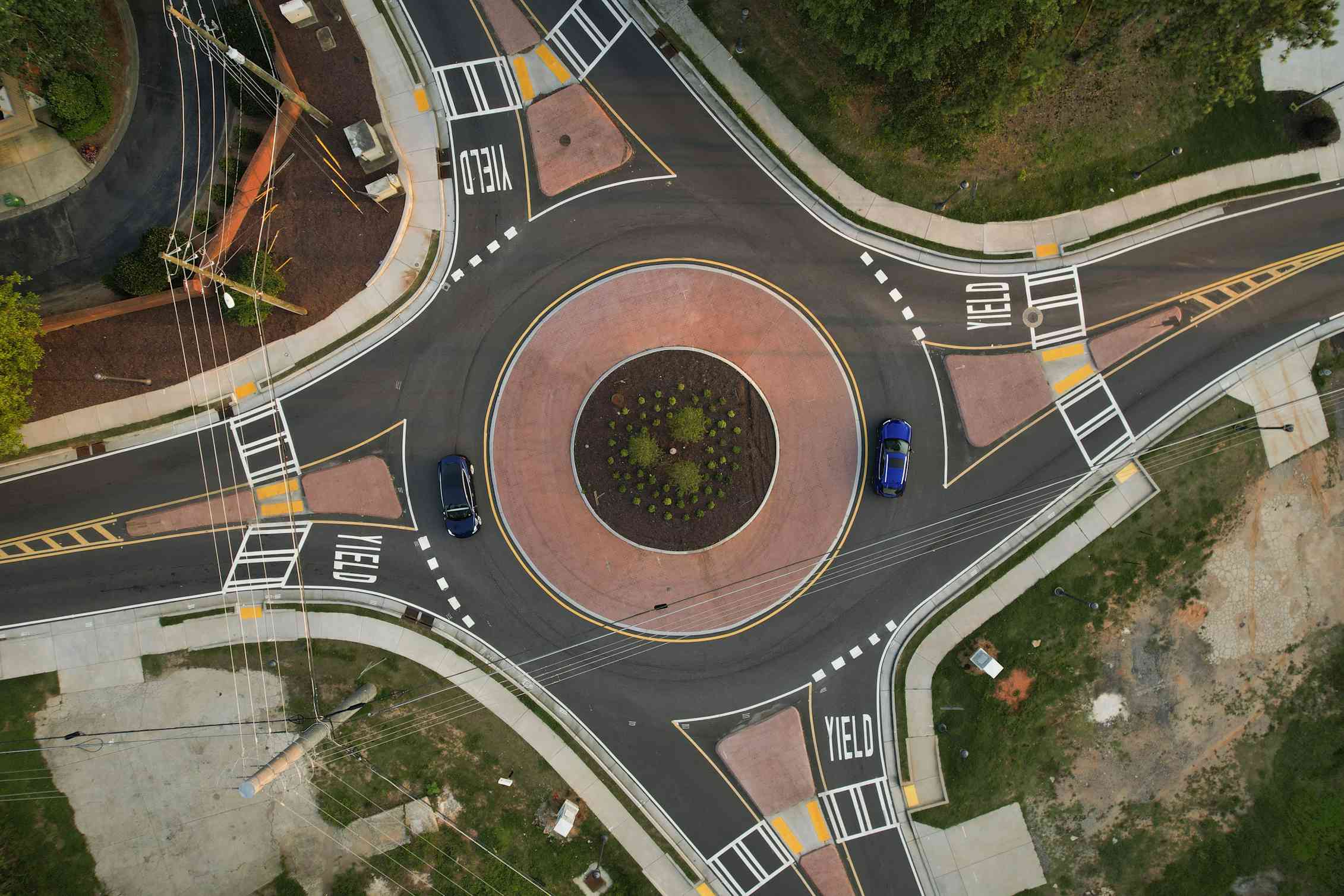 What are roundabouts? A transportation engineer explains the safety ...
