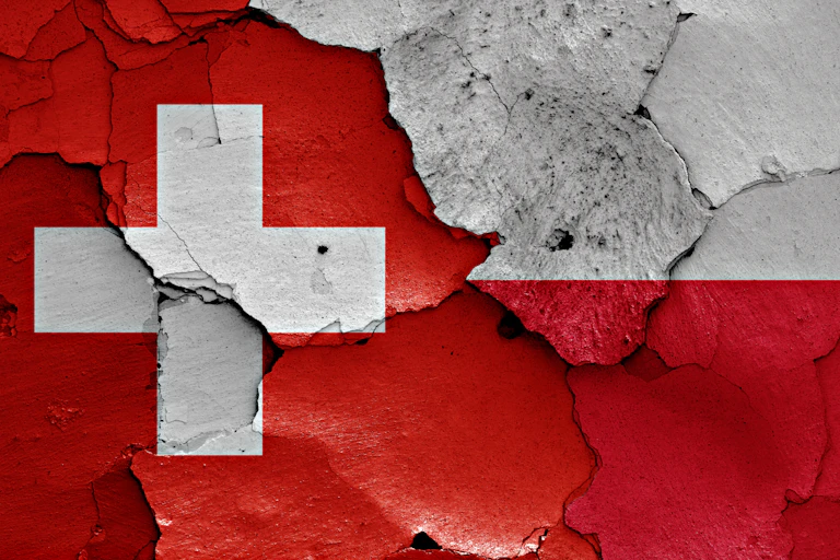 Drapeaux de la Suisse et de la Pologne