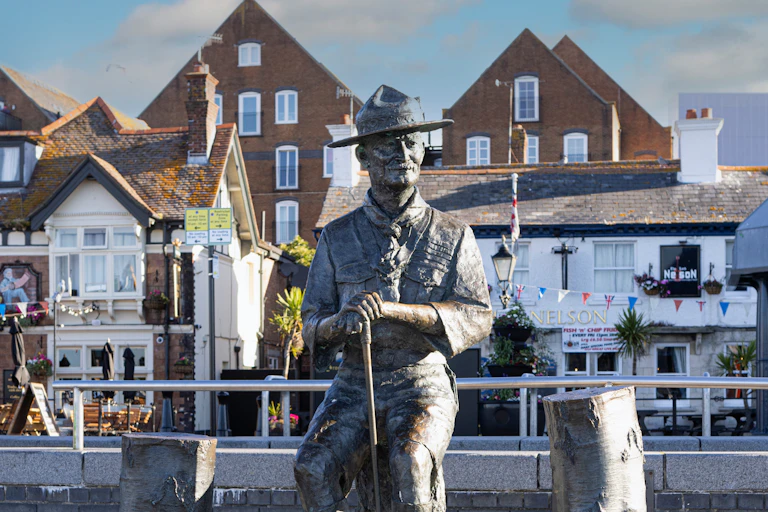 A statue of Baden-Powell in England.