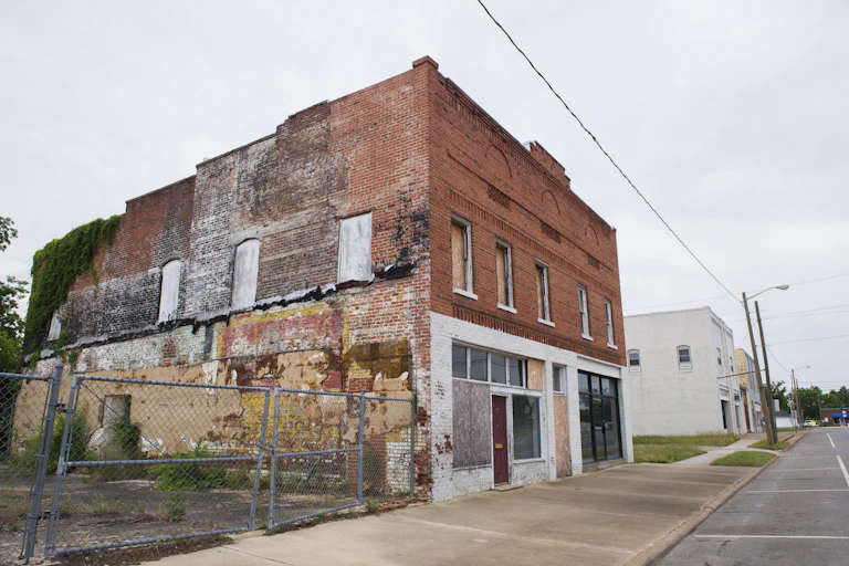 An abandoned building in the small town of Roanoke Rapids, North Carolina.