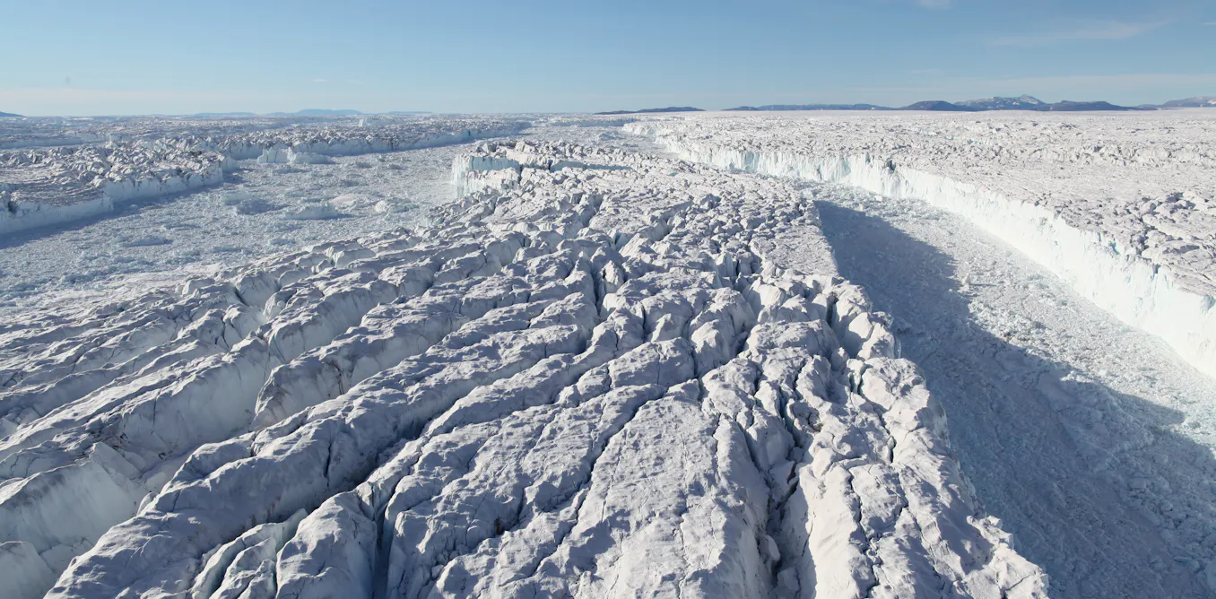 Les plates-formes de glace du Groenland, des « barrages » naturels protégeant la calotte polaire qui s’affaiblissent Les plates-formes de glace du Groenland, des « barrages » naturels protégeant la calotte polaire qui s’affaiblissent