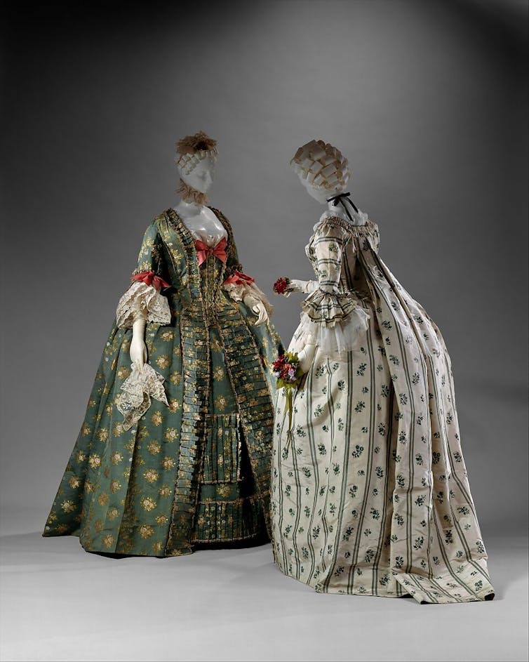 The “Robe à la Française” had back pleats that reached to the floor.