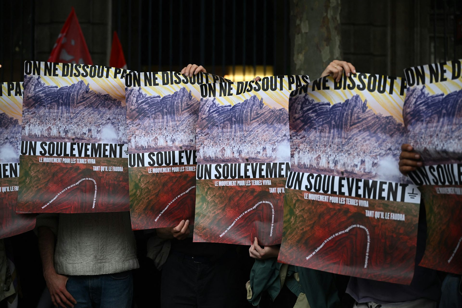 Les Raisons De La Dissolution Annulée Des Soulèvements De La Terre