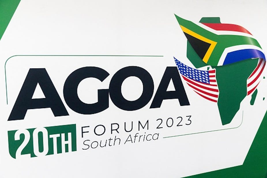 Logo de la loi sur la croissance et les possibilités économiques en Afrique (AGOA) lors du premier jour du 20e sommet de l'AGOA à Johannesburg, le 2 novembre 2023.
