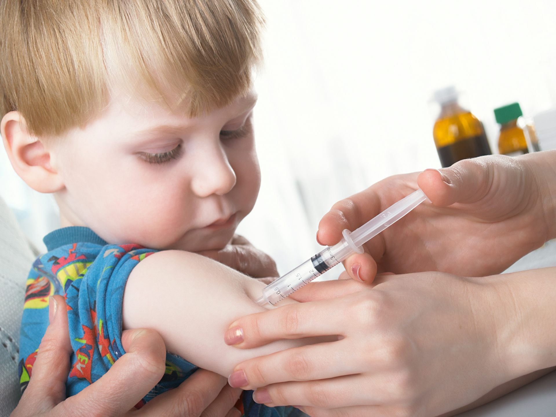 When do kids on sale get chickenpox vaccine