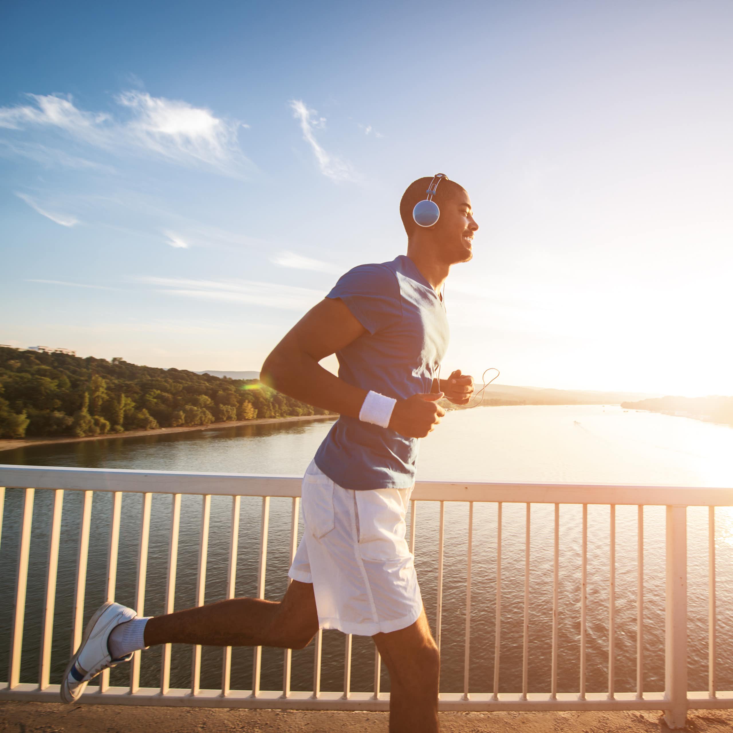 Lebih baik berolahraga di pagi hari atau sore hari?