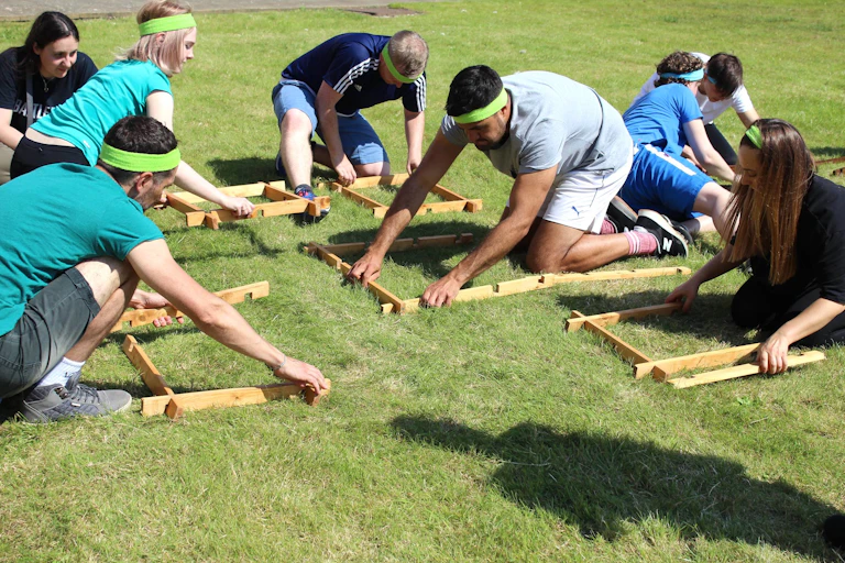 Personnes lors d'un team building