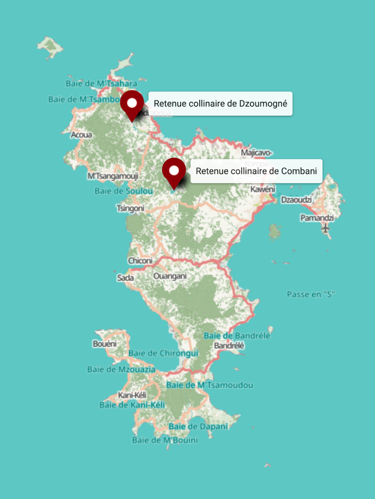 Mapa de Mayotte com a localização dos dois reservatórios nas colinas