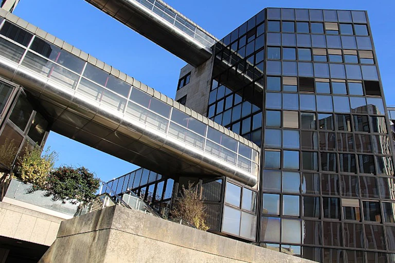 Vue du ministère de l'Économie dans le quartier de Bercy, à Paris.