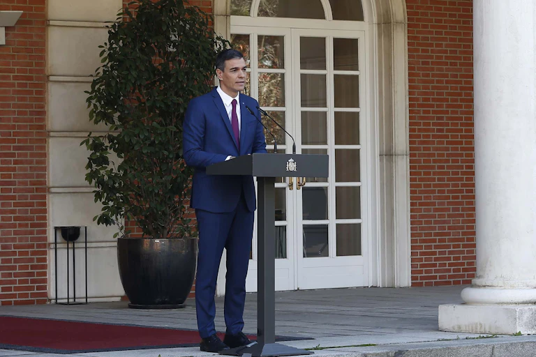 The President of the Spanish Government, Pedro Sánchez, makes a statement at La Moncloa to detail the composition and priorities of the new Executive.