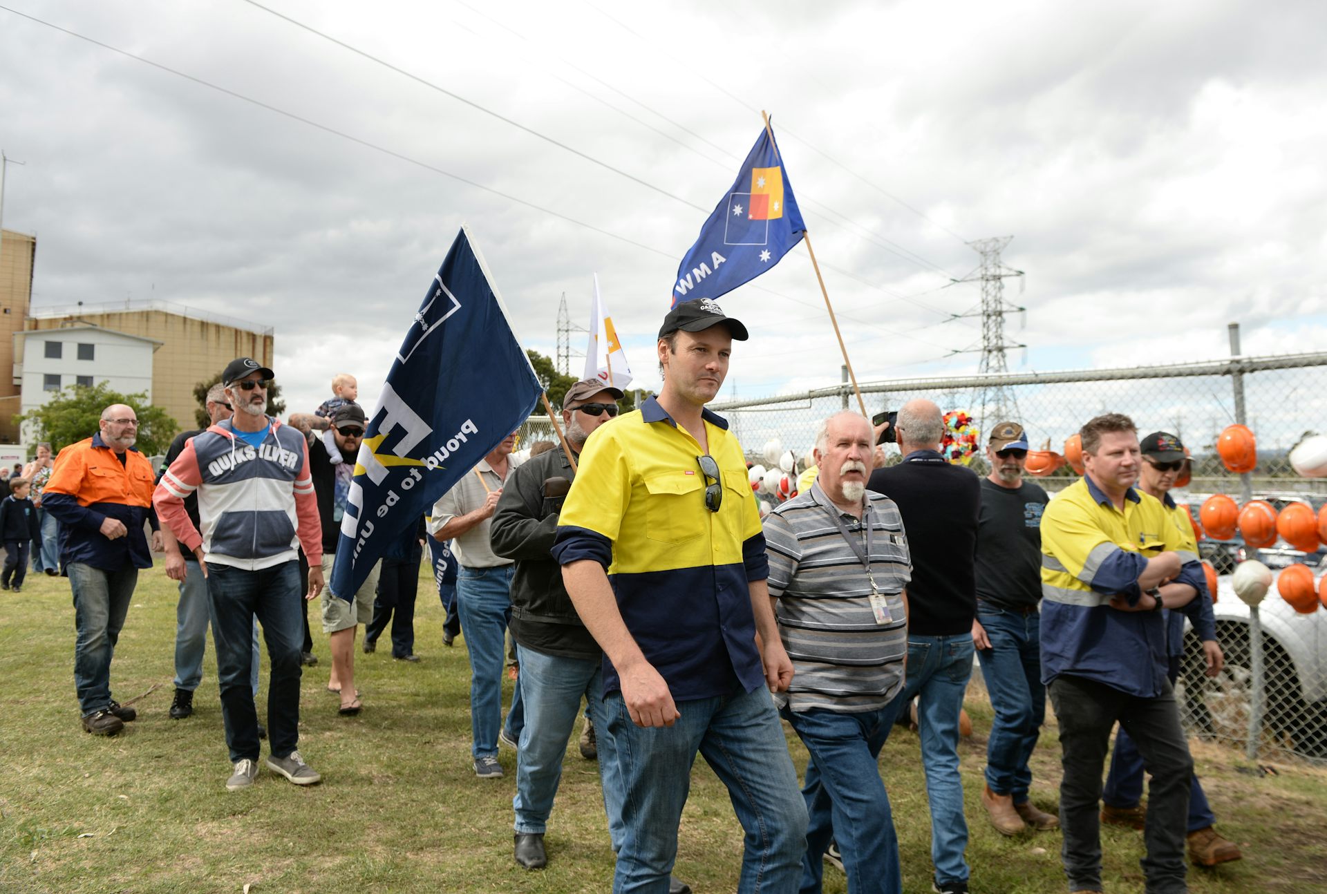 Workers leaving the Hazelwood Power Station in Victoria when it closed in 2017.