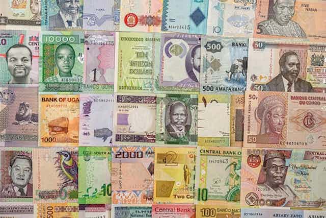 Collection de billets de banque de différents pays africains.