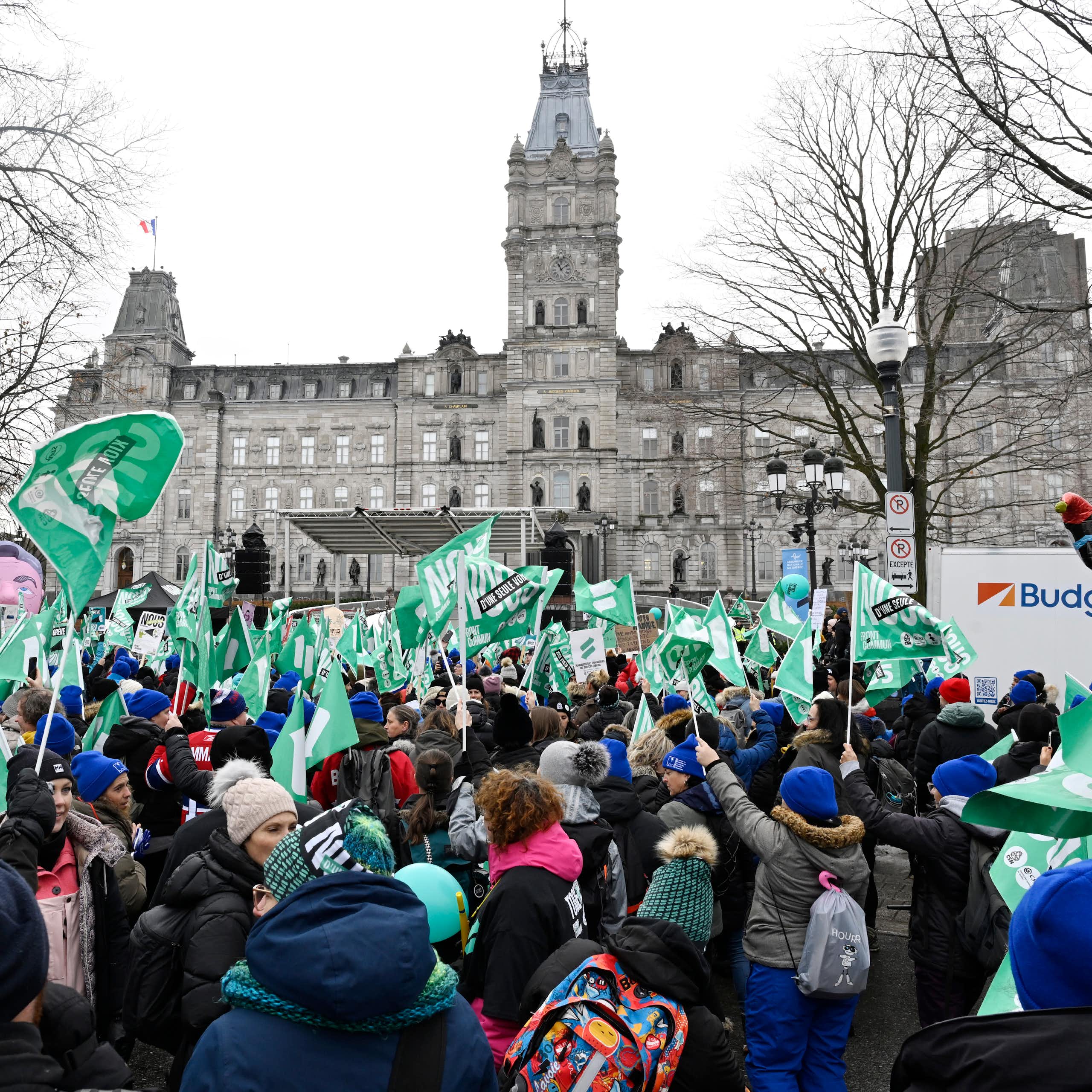 Télétravail : Québec doit négocier avec ses fonctionnaires, mais sans données ni études sur son impact